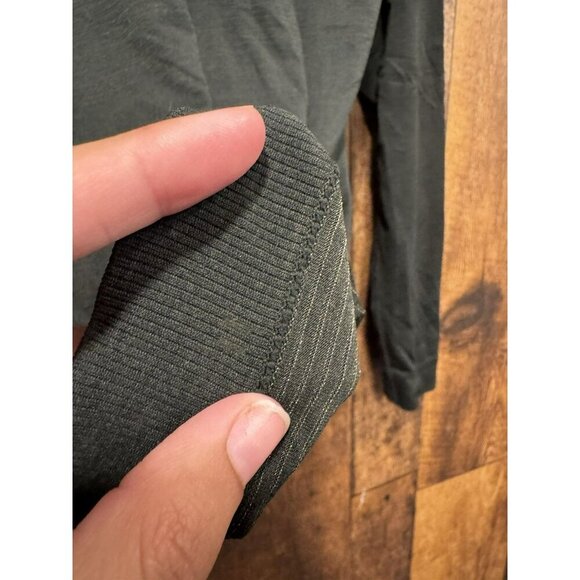 Lululemon Swiftly Tech Relaxed Long Sleeve Black Size 6 EUC - Picture 3 of 3